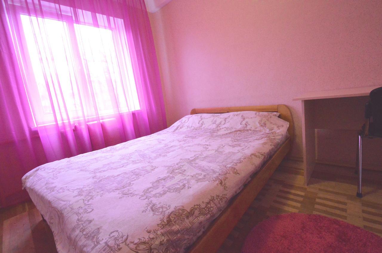 Guest House Otradny For 3 Rooms Kiev Exterior foto